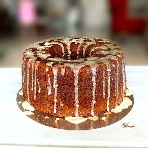 Date-syrup Cake with Lemon glaze